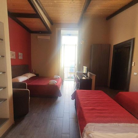 Emyjo Central B&B Наполи Екстериор снимка