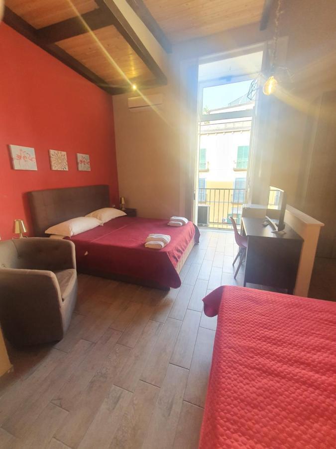 Emyjo Central B&B Наполи Екстериор снимка