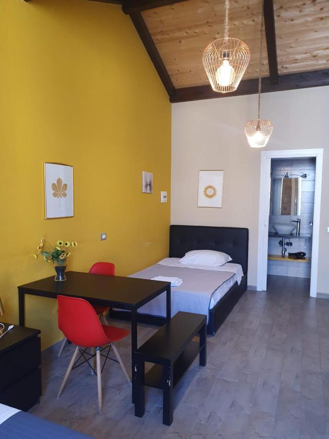 Emyjo Central B&B Наполи Екстериор снимка