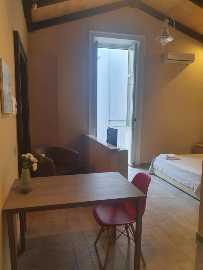 Emyjo Central B&B Наполи Екстериор снимка