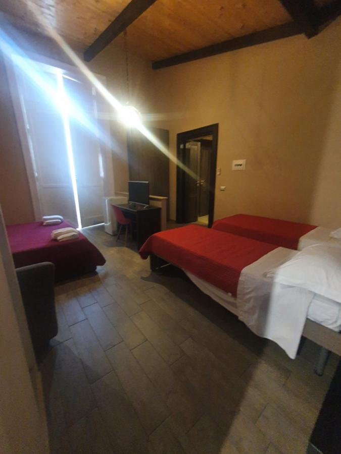 Emyjo Central B&B Наполи Екстериор снимка