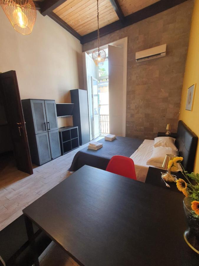 Emyjo Central B&B Наполи Екстериор снимка