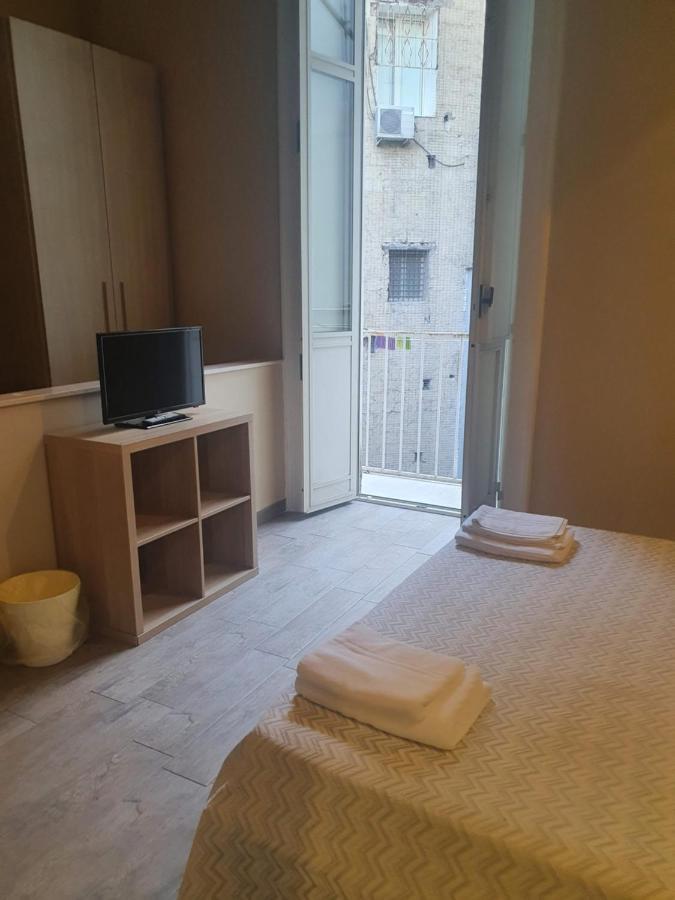 Emyjo Central B&B Наполи Екстериор снимка