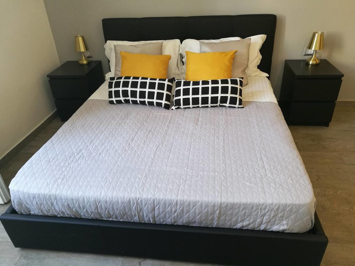 Emyjo Central B&B Наполи Екстериор снимка